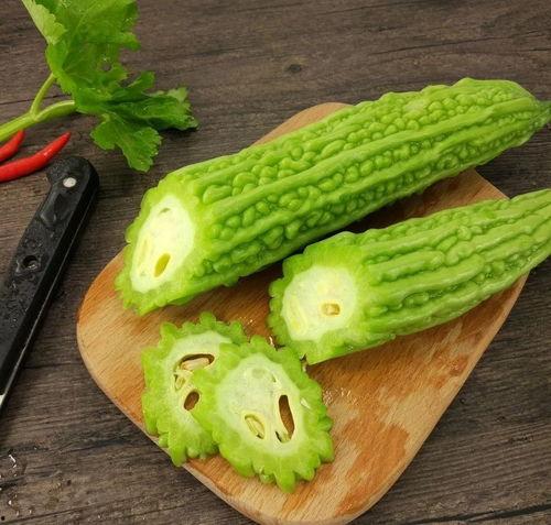 喂鸡吃的瓜,喂鸡瓜果的趣味日常